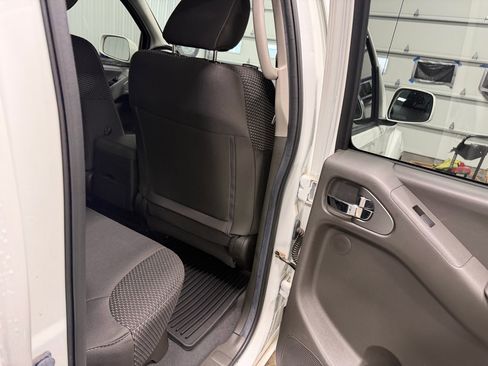 Used 2019 Nissan Frontier PRO-4X image 28