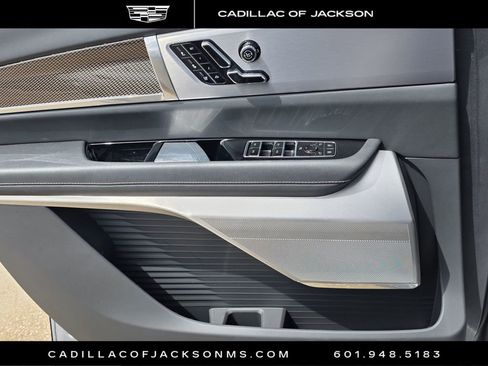 New 2026 Cadillac Vistiq Sport image 9