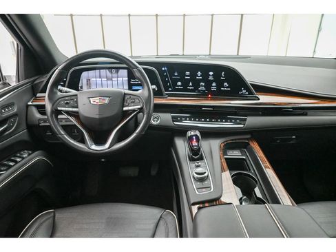 Used 2023 Cadillac Escalade Premium Luxury image 31