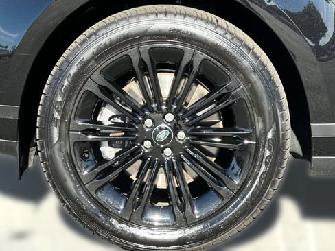 Used 2025 Land Rover Range Rover Evoque S image 12