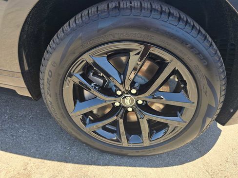 Used 2026 Land Rover Range Rover Velar Dynamic SE image 9