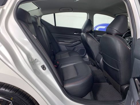 Used 2025 Nissan Altima 2.5 SR FWD image 36