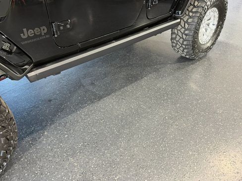 Used 2024 Jeep Wrangler Unlimited Rubicon image 8