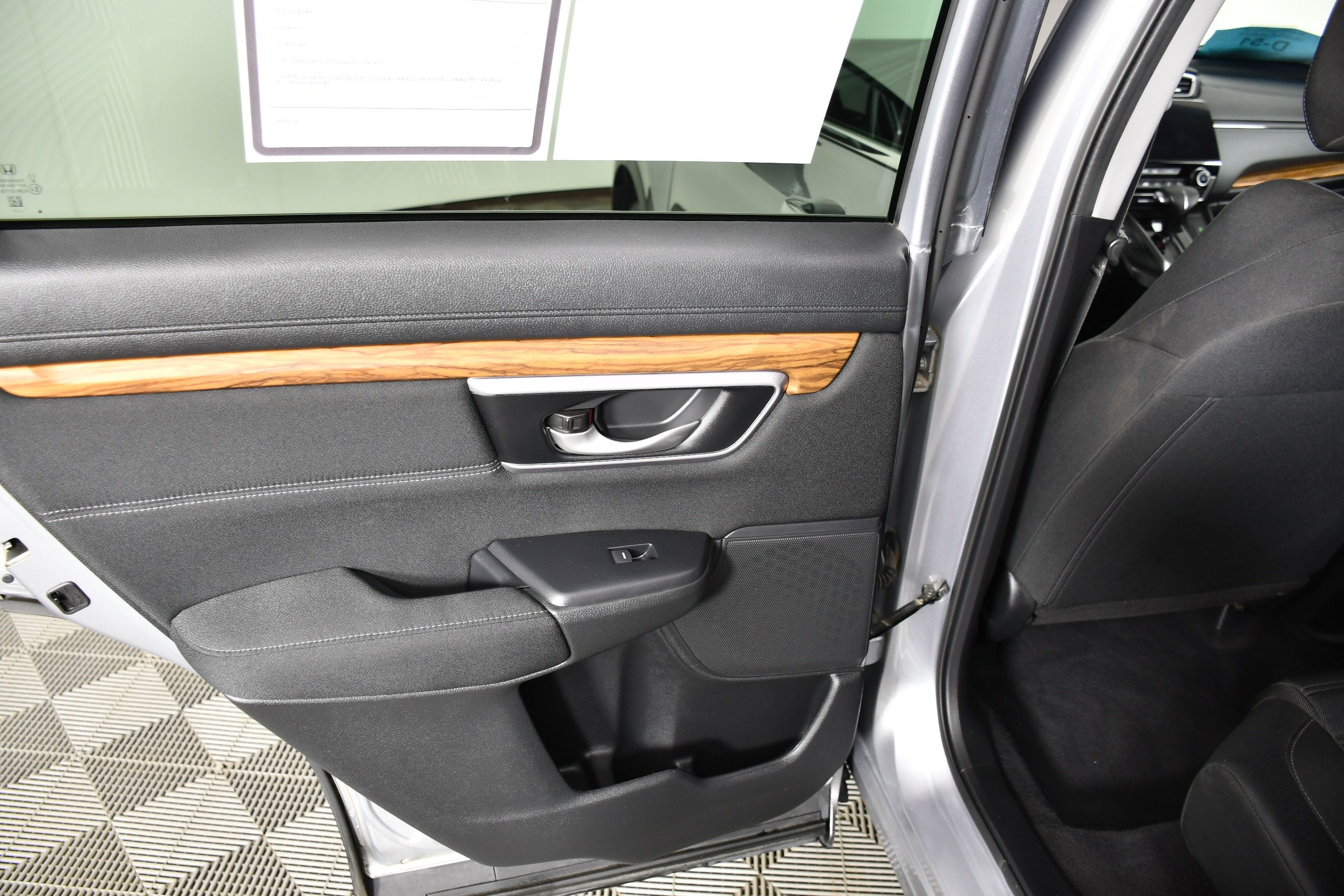 Used 2017 Honda CR-V EX image 45