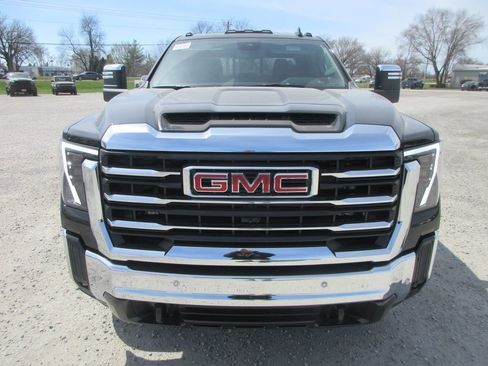 New 2026 GMC Sierra 2500 SLT w/ SLT Premium Package image 11