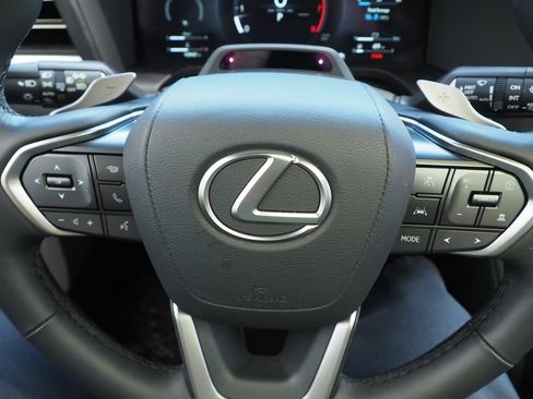 Used 2025 Lexus GX 550 w/ Accessory Package (31) AWD/4WD image 34