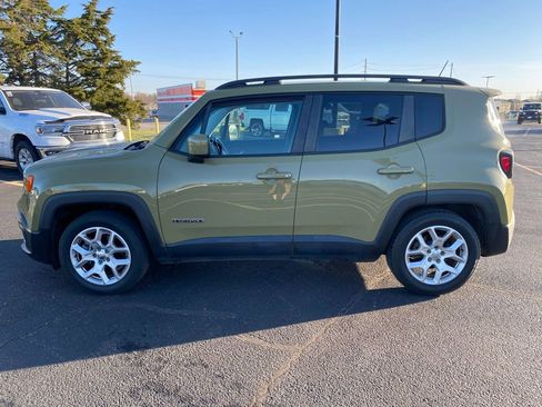 Used 2015 Jeep Renegade Latitude image 4