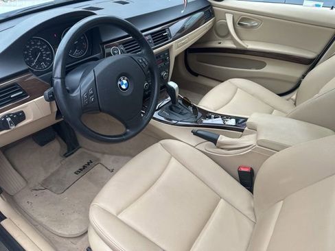 Used 2009 BMW 328i xDrive Sedan AWD/4WD image 3