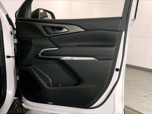 Used 2024 Chevrolet Traverse LT image 26
