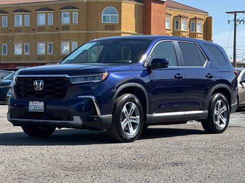 Used 2025 Honda Pilot EX-L image 8