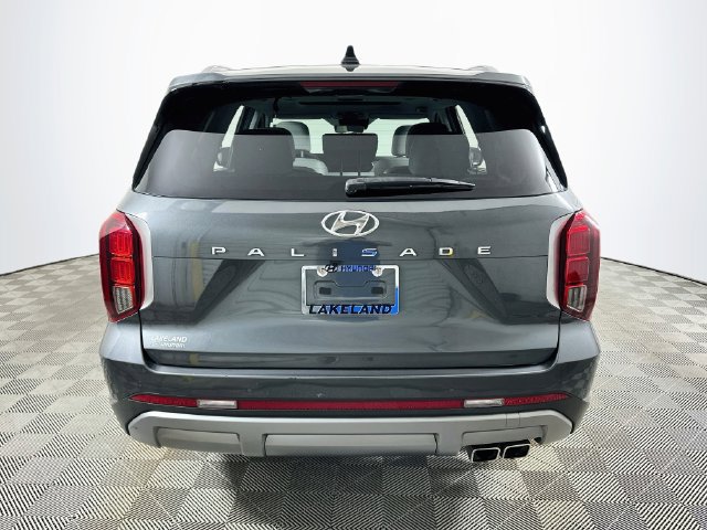 Used 2023 Hyundai Palisade SEL w/ Premium Package FWD image 4