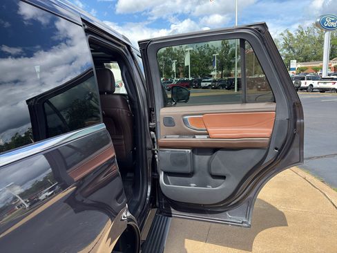 Used 2025 Ford Expedition King Ranch AWD/4WD image 22