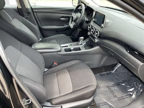 Used 2024 Nissan Sentra SV FWD image 17