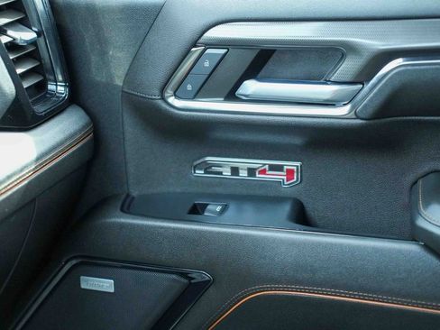 Used 2024 GMC Sierra 1500 AT4 w/ Technology Package image 42