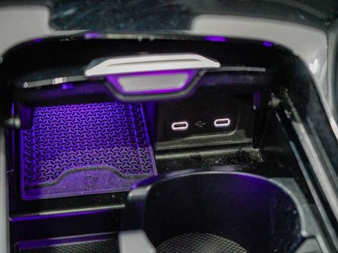 Used 2025 Mercedes-Benz C 300 Sedan image 23