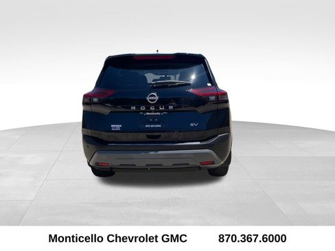 Used 2023 Nissan Rogue SV FWD image 4