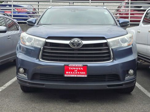 Used 2015 Toyota Highlander Limited Platinum AWD/4WD image 2