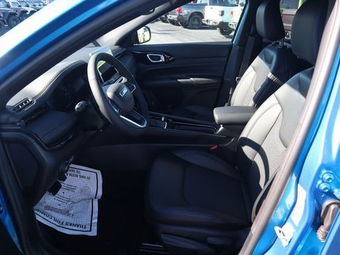 New 2026 Jeep Compass Latitude image 5