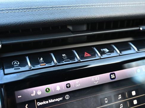 Used 2024 Jeep Grand Cherokee L Limited w/ Luxury Tech Group II image 32