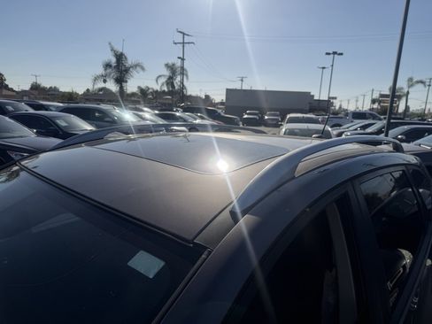 Used 2010 Nissan Rogue SL w/ Premium Pkg AWD/4WD image 9