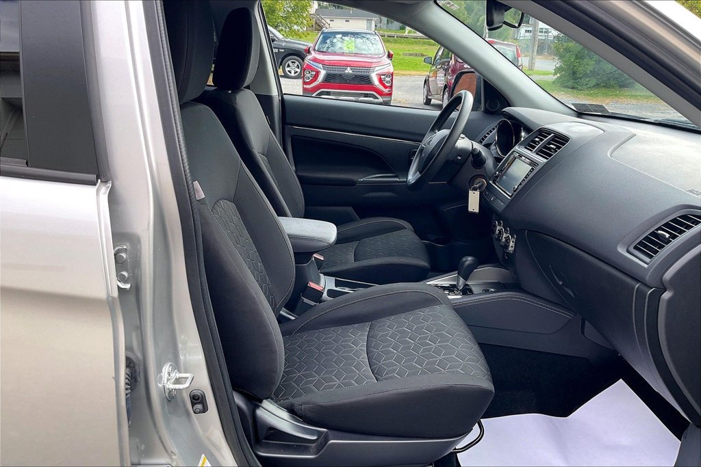 Used 2025 Mitsubishi Outlander Sport ES AWD/4WD image 7