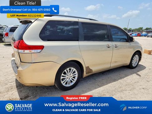 Used 2014 Toyota Sienna XLE FWD image 4