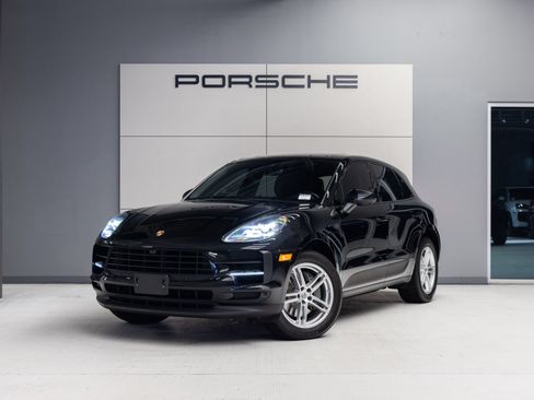 Certified 2021 Porsche Macan S AWD/4WD image 1