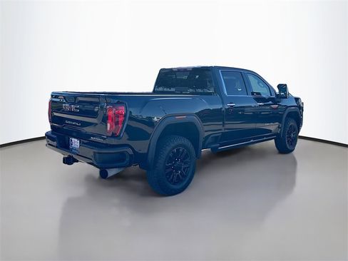 Used 2023 GMC Sierra 2500 Denali w/ Denali Black Diamond Edition image 7