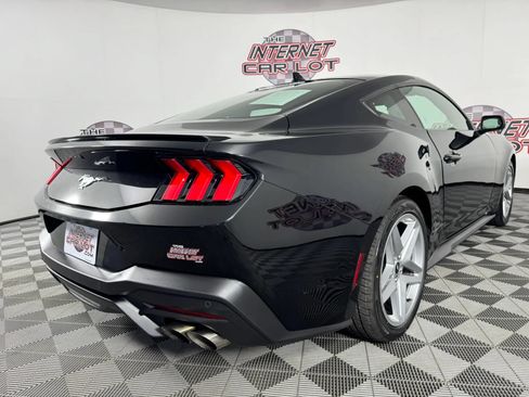 Used 2025 Ford Mustang Coupe RWD image 26