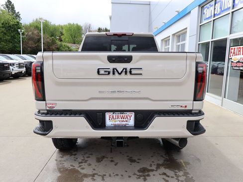 New 2026 GMC Sierra 3500 AT4 w/ AT4 Premium Plus Package AWD/4WD image 9