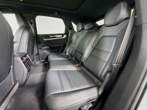 New 2026 Porsche Cayenne image 23