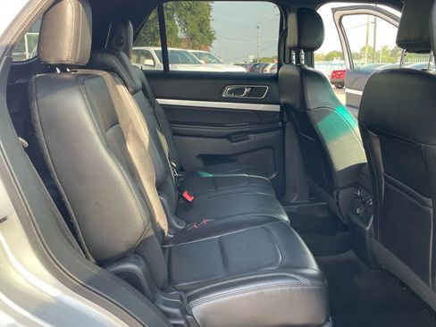 Used 2016 Ford Explorer XLT w/ Equipment Group 202A image 15
