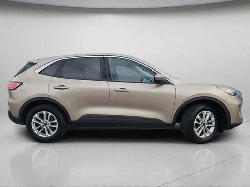 Used 2020 Ford Escape SE image 10