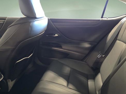 Certified 2022 Lexus ES 350 w/ Premium Package image 16