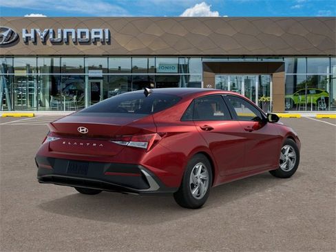 New 2026 Hyundai Elantra SE image 4