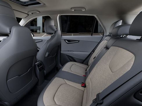 New 2025 Kia Niro SX Touring image 18