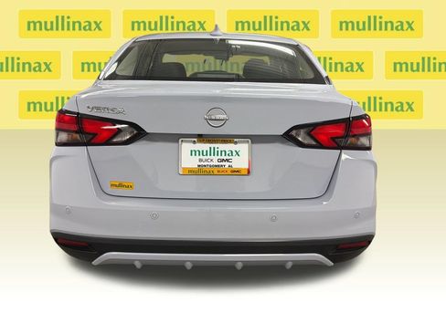 Used 2025 Nissan Versa SV w/ Trunk Package FWD image 15