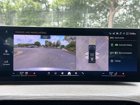 New 2025 BMW 330i Sedan w/ Premium Package image 4