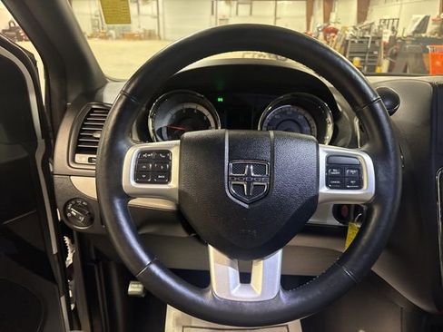 Used 2017 Dodge Grand Caravan GT image 16