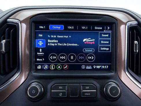 Used 2020 Chevrolet Silverado 1500 High Country w/ Technology Package AWD/4WD image 23