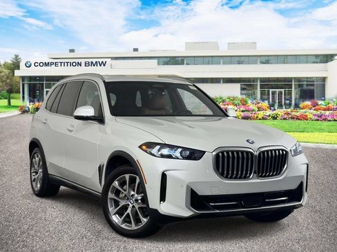 Used 2024 BMW X5 xDrive40i AWD/4WD image 1