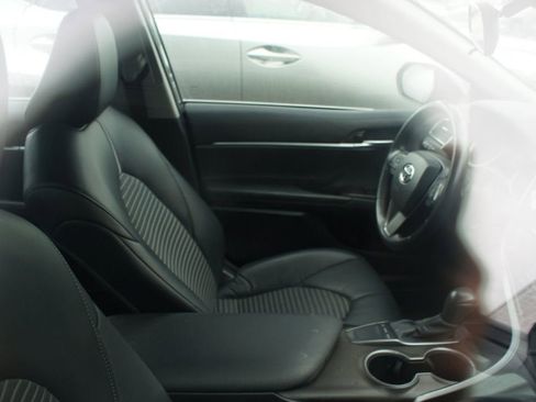 Used 2023 Toyota Camry SE FWD image 2