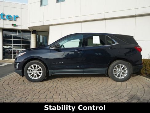 Used 2020 Chevrolet Equinox LT w/ Driver Convenience Package image 18