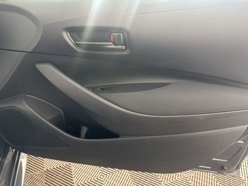 Used 2025 Toyota Corolla LE image 29