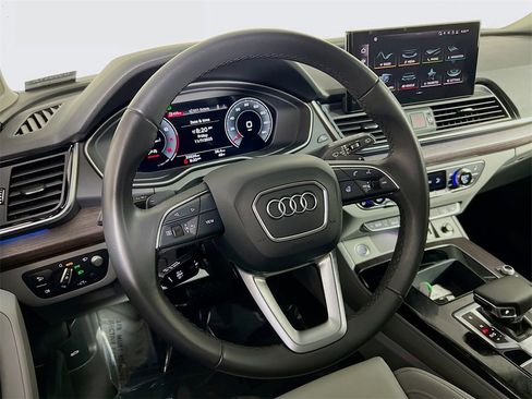 Used 2021 Audi Q5 Prestige w/ Prestige Package image 12