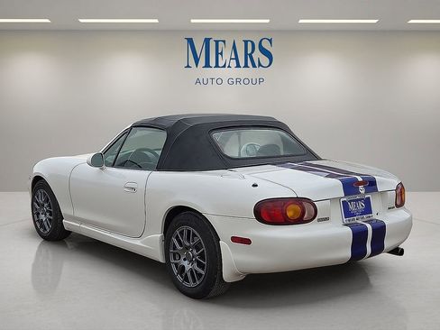 Used 2000 MAZDA MX-5 Miata image 3