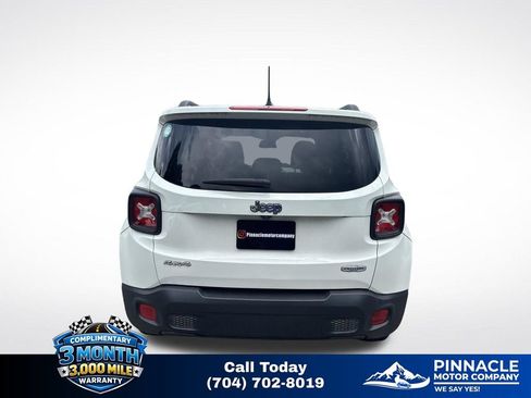 Used 2015 Jeep Renegade Latitude AWD/4WD image 5