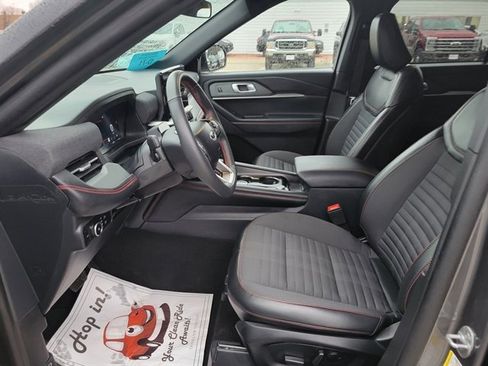 Certified 2025 Ford Explorer ST-Line image 11