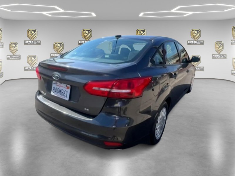 Used 2015 Ford Focus SE FWD image 7
