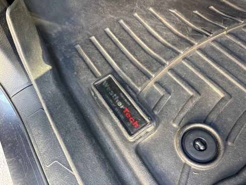 Used 2019 Toyota Tacoma SR5 AWD/4WD image 13